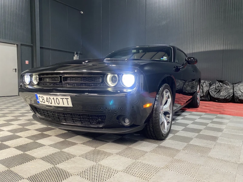 Dodge Challenger 3.6 SXT PLUS, снимка 2 - Автомобили и джипове - 48642610