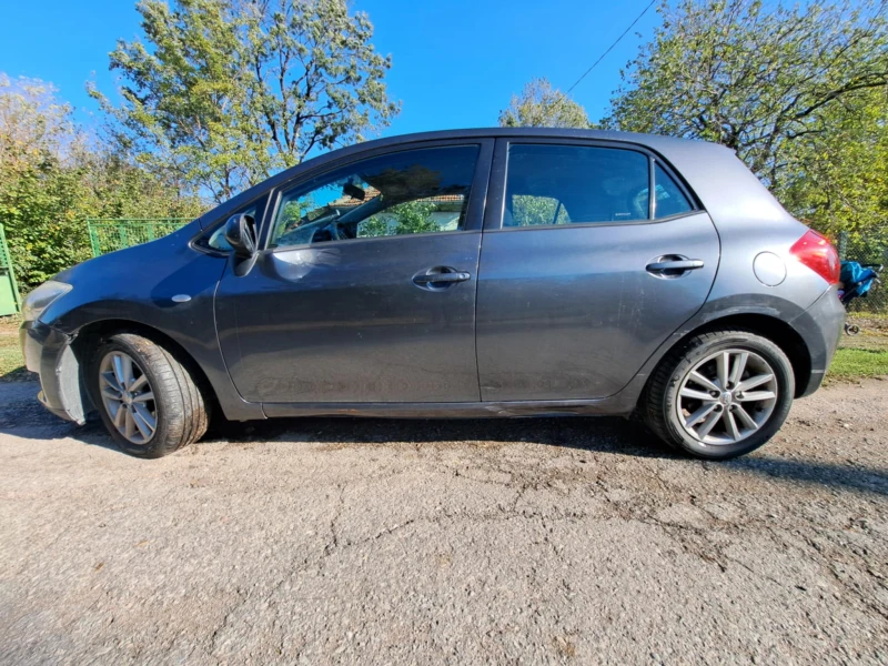 Toyota Auris, снимка 2 - Автомобили и джипове - 47641711