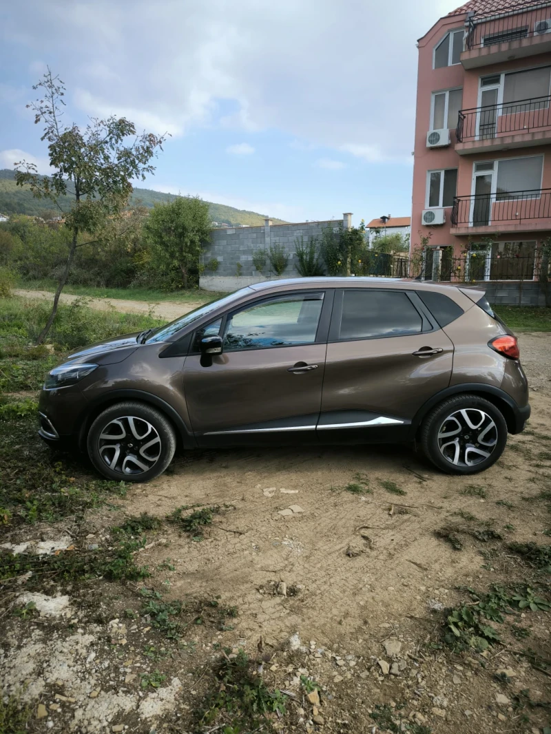 Renault Captur 09 Tce, снимка 6 - Автомобили и джипове - 47707430