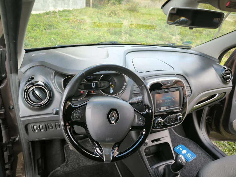 Renault Captur 09 Tce, снимка 9 - Автомобили и джипове - 47707430