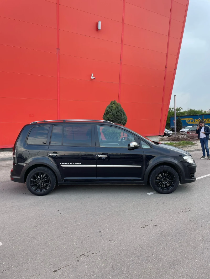 VW Touran CROSS, снимка 7 - Автомобили и джипове - 52596999