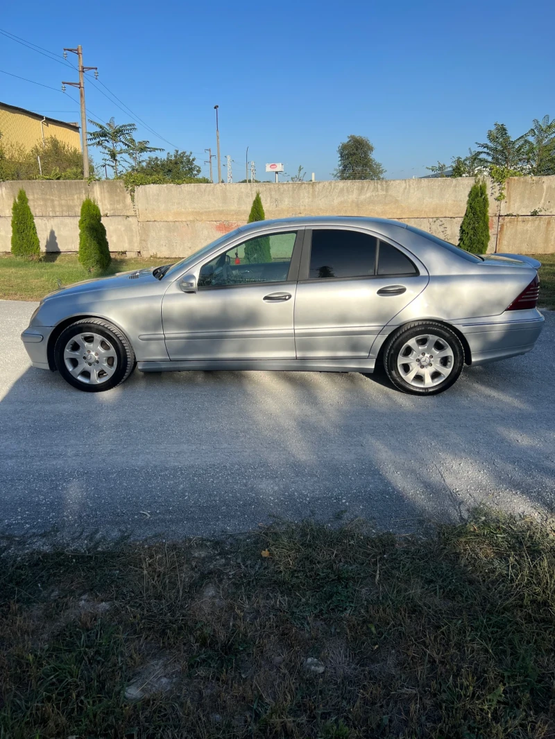 Mercedes-Benz C 220, снимка 9 - Автомобили и джипове - 52358187