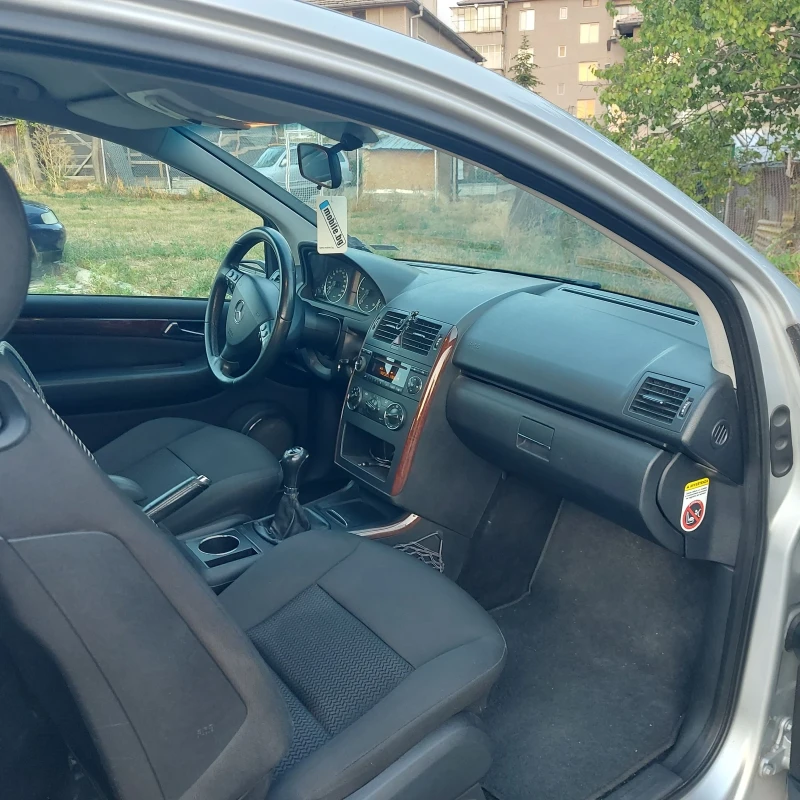 Mercedes-Benz A 180 109 к.с. 6ск., снимка 8 - Автомобили и джипове - 51453555