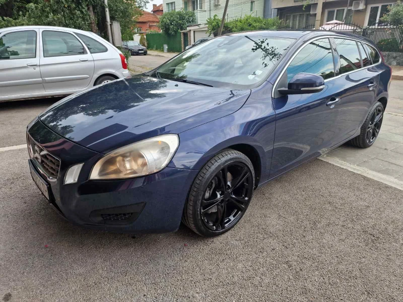Volvo V60 2.4 D5 AWD, снимка 3 - Автомобили и джипове - 52295094