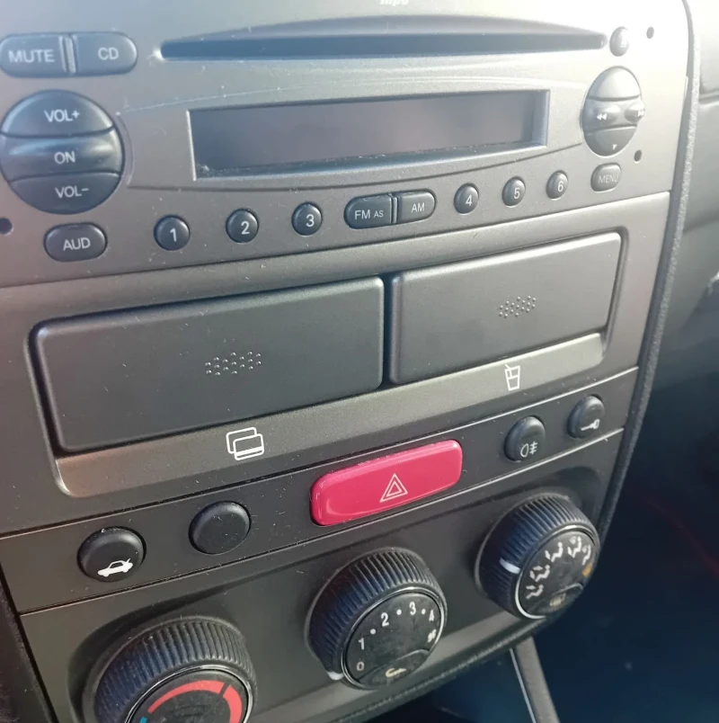 Alfa Romeo 147, снимка 2 - Автомобили и джипове - 52388112