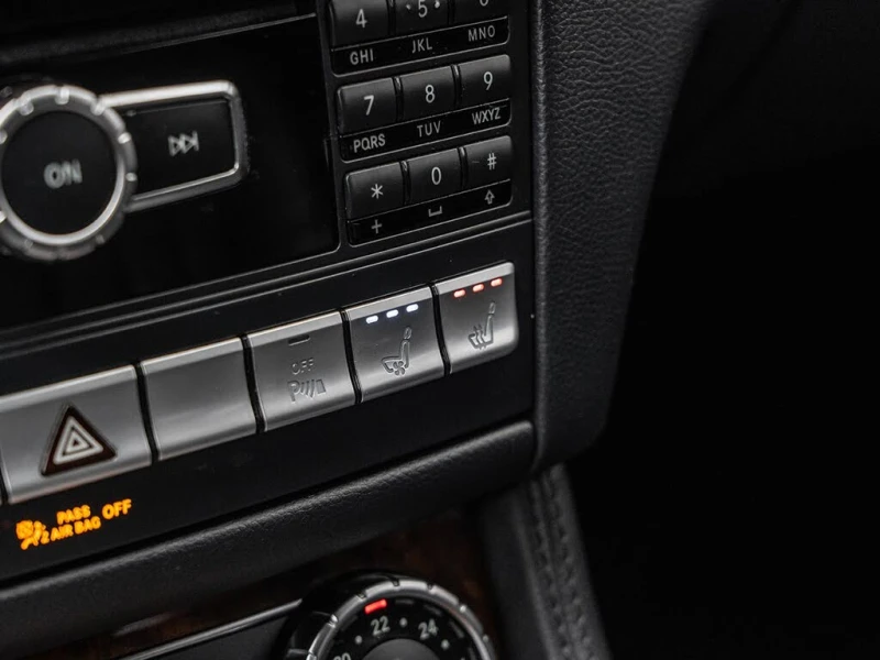 Mercedes-Benz CLS 550 AMG PACK* HARMAN* МАСАЖ* ОБДУХ* KEYLESS, снимка 13 - Автомобили и джипове - 52586145