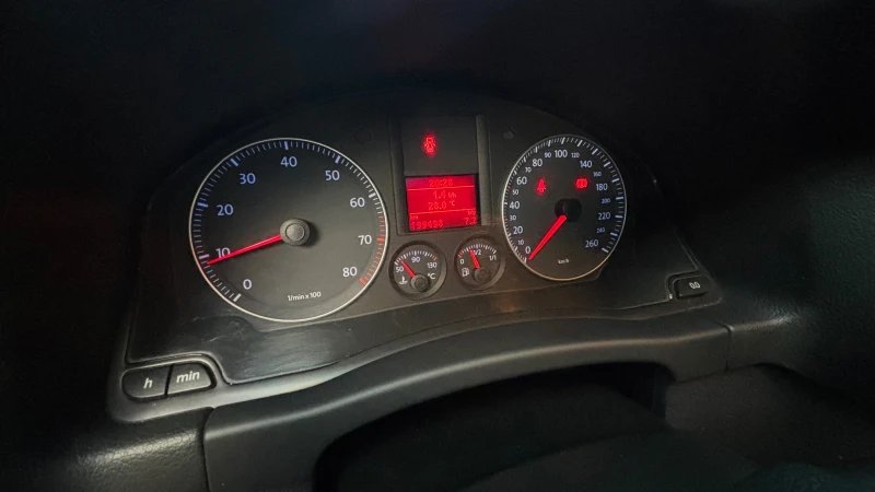 VW Golf Plus, снимка 11 - Автомобили и джипове - 52904712