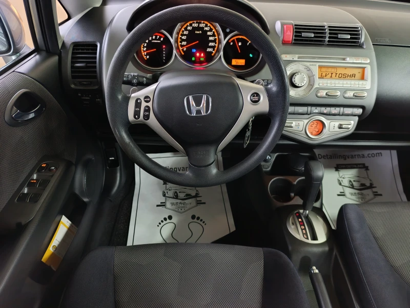 Honda Jazz 1.4i Automatic, снимка 12 - Автомобили и джипове - 53040374