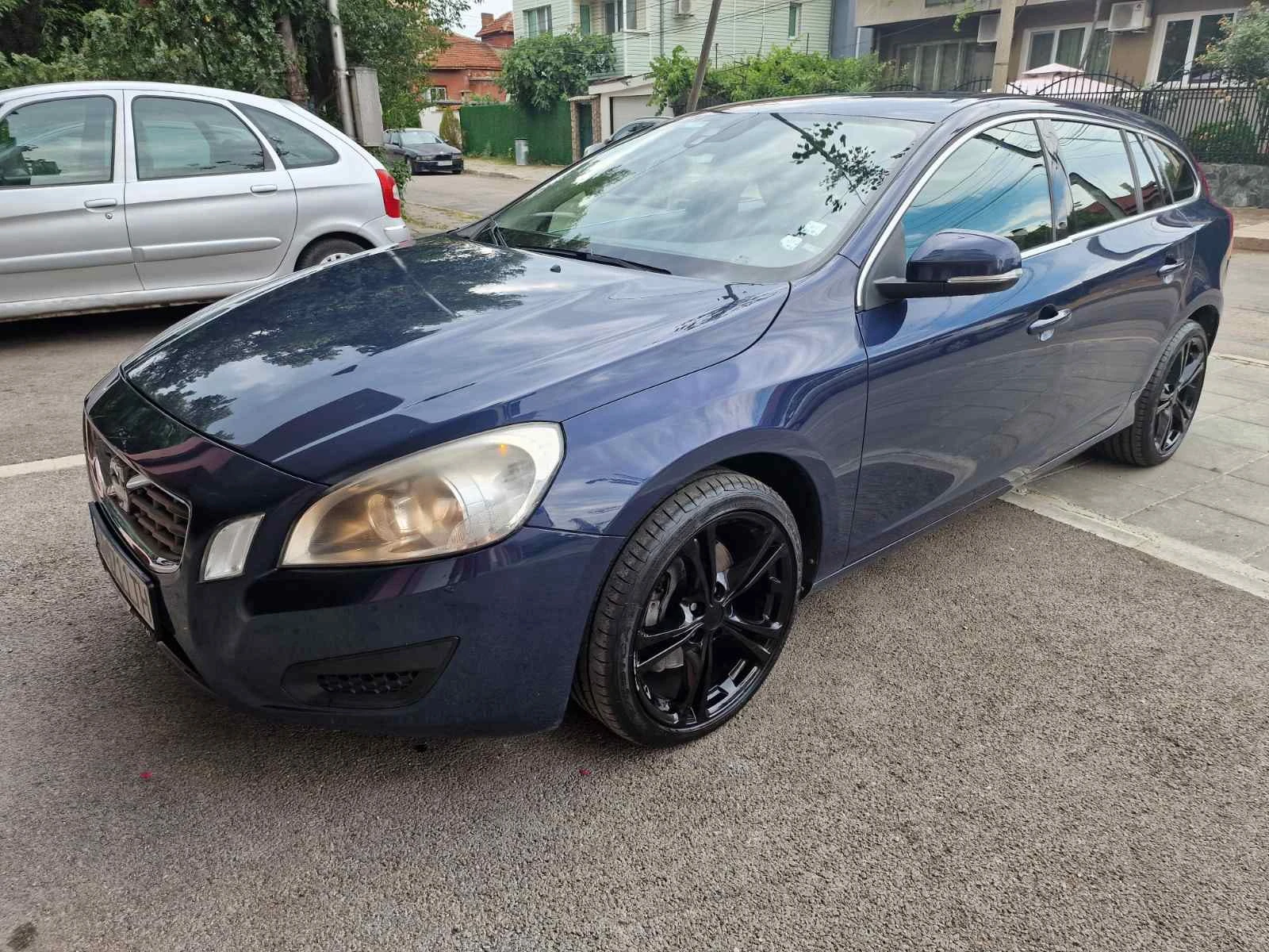 Volvo V60 2.4 D5 AWD - изображение 3