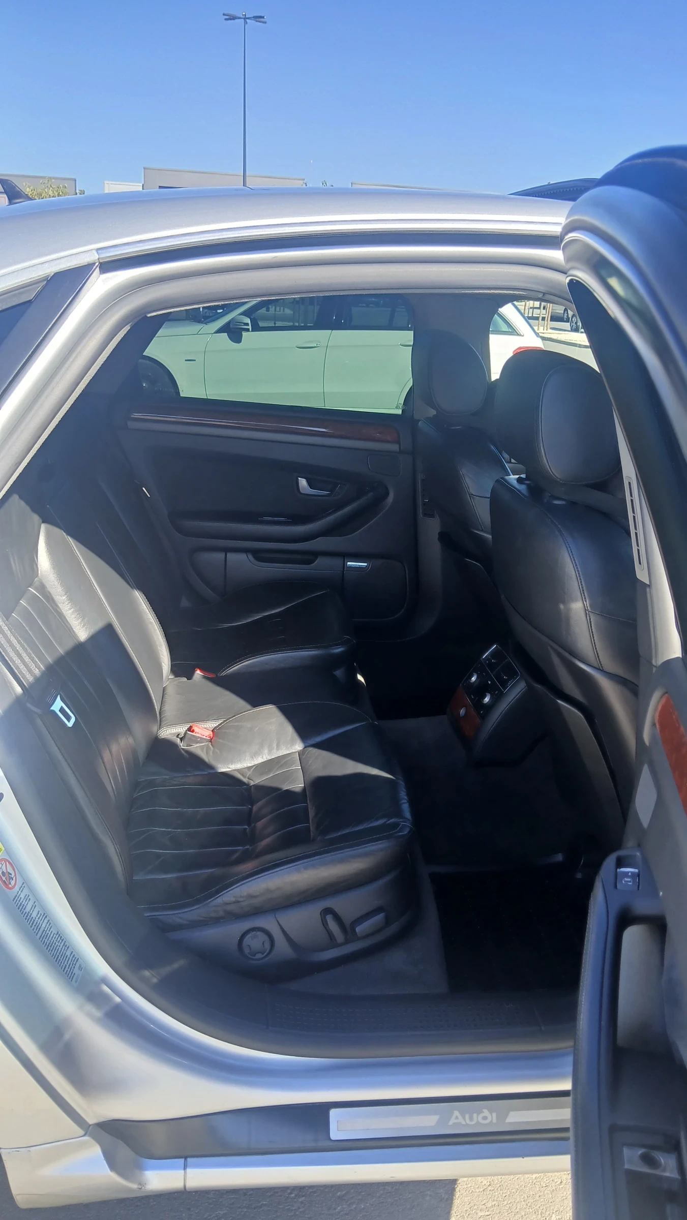 Audi A8 4.2 375 - изображение 10