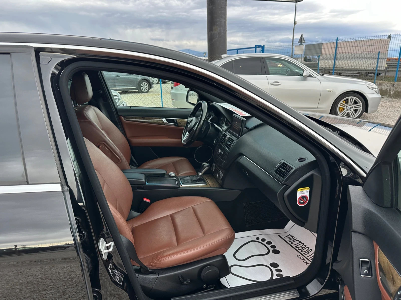 Mercedes-Benz C 320 CDI, AMG, НАВИ, ТОП!, снимка 16 - Автомобили и джипове - 52875992