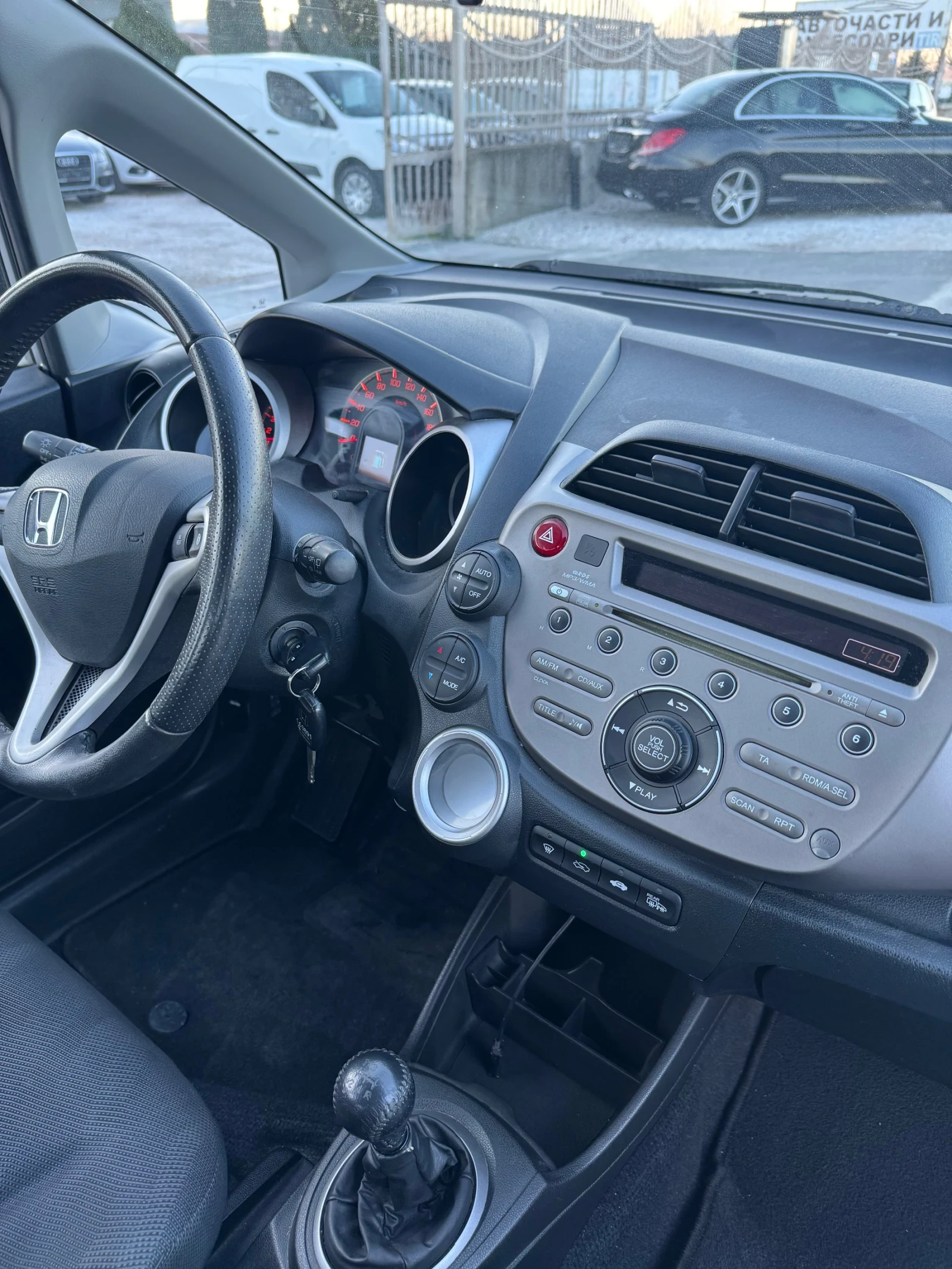 Honda Jazz 1.4 - изображение 10