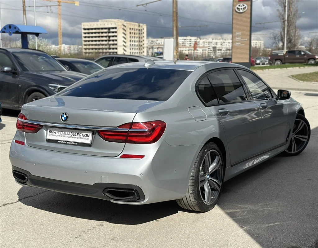BMW 750 xDrive, снимка 2 - Автомобили и джипове - 53274915