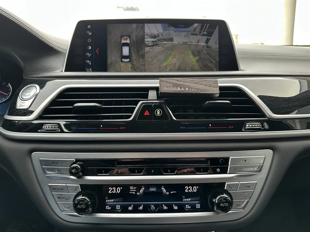 BMW 750 xDrive, снимка 10 - Автомобили и джипове - 53274915