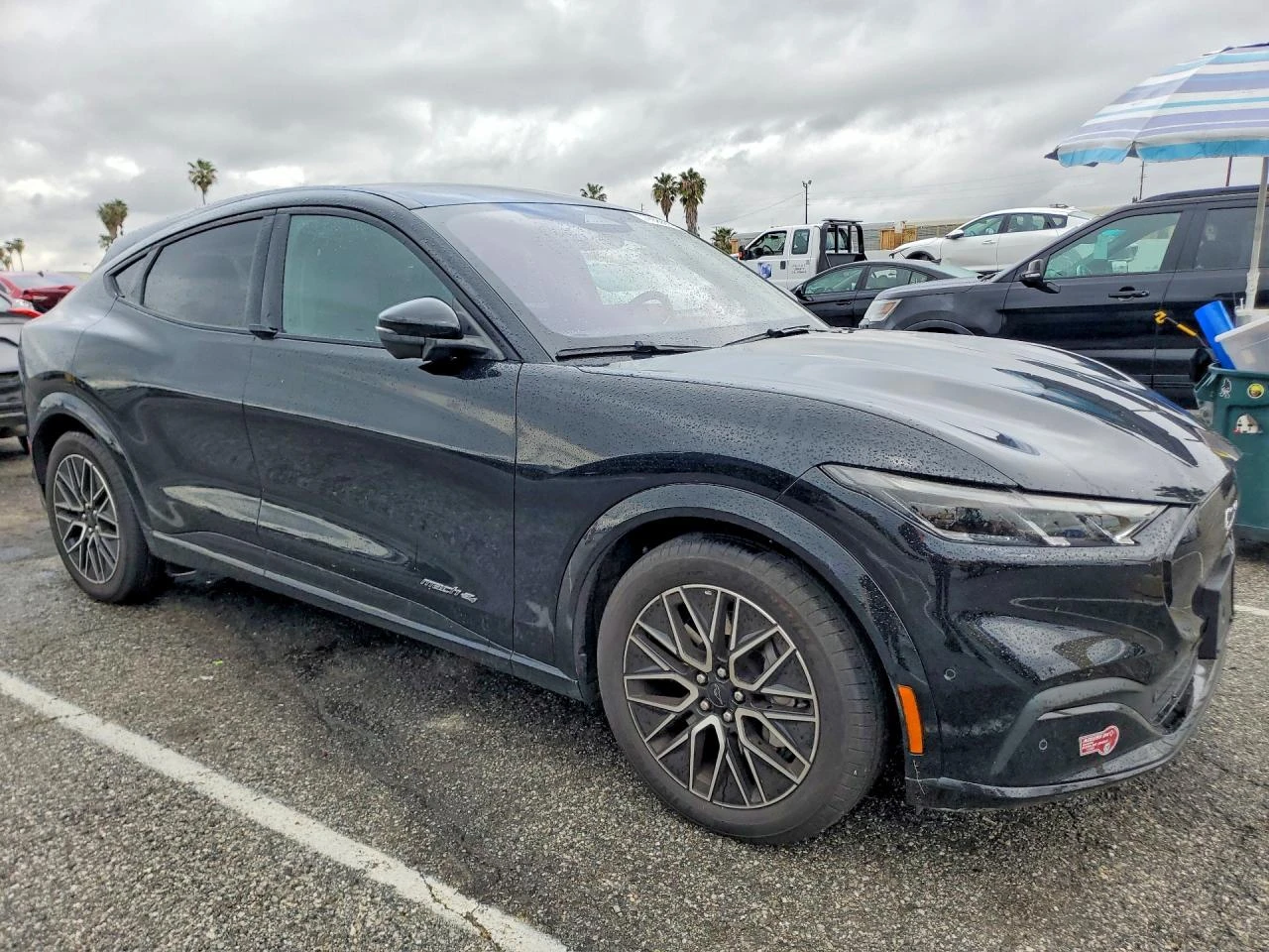 Ford Mustang Mach-E Premium, снимка 4 - Автомобили и джипове - 54348082