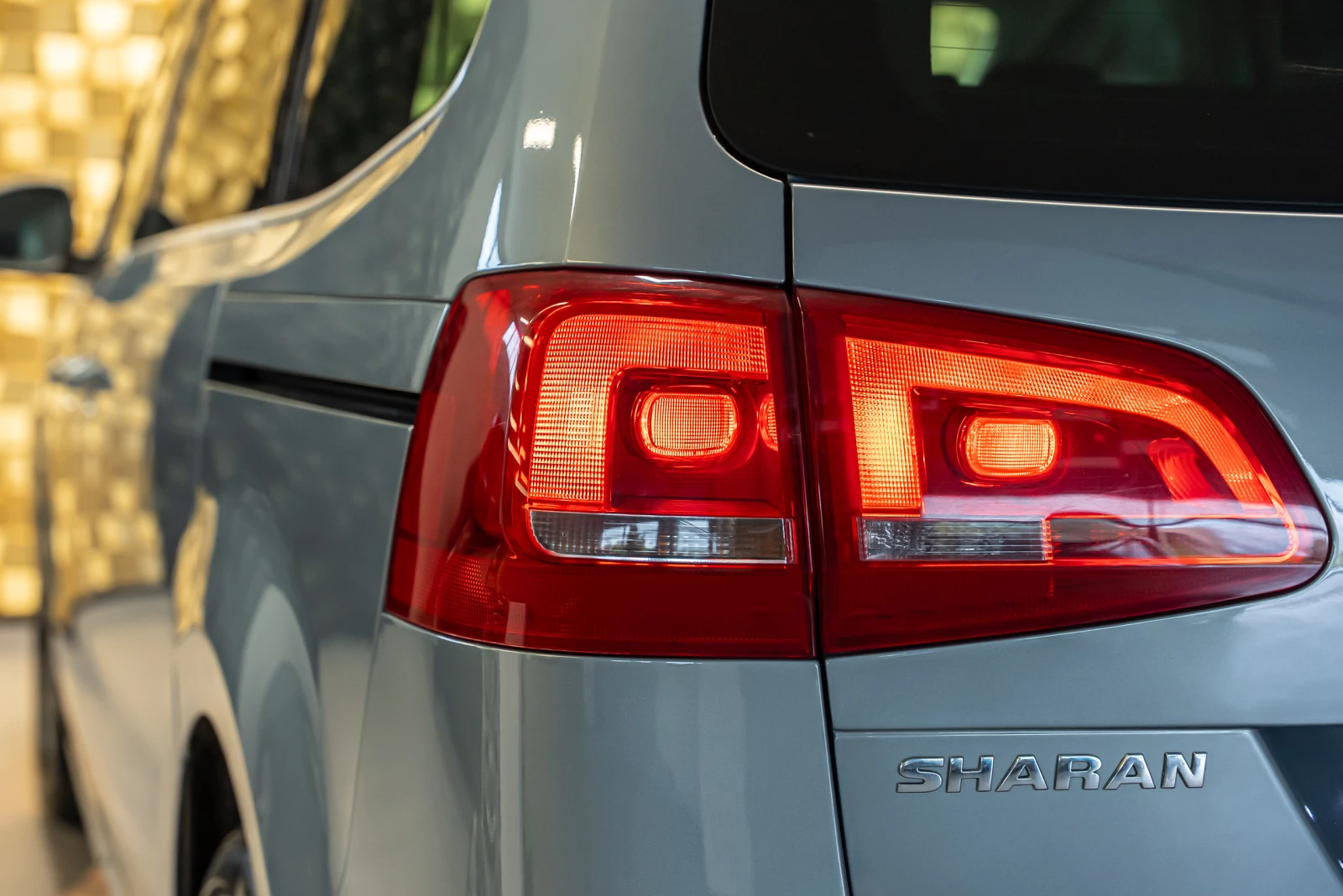 VW Sharan 2.0 TDI, снимка 6 - Автомобили и джипове - 54409580