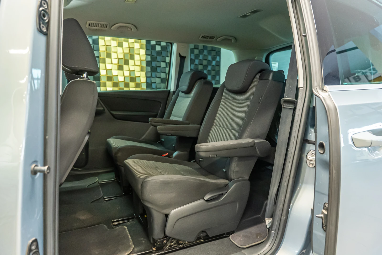 VW Sharan 2.0 TDI, снимка 15 - Автомобили и джипове - 54409580