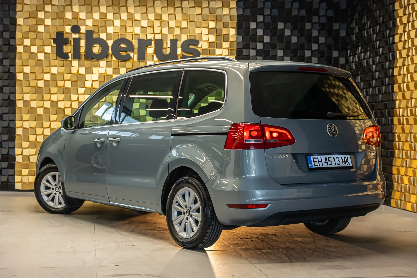 VW Sharan 2.0 TDI, снимка 2 - Автомобили и джипове - 54409580