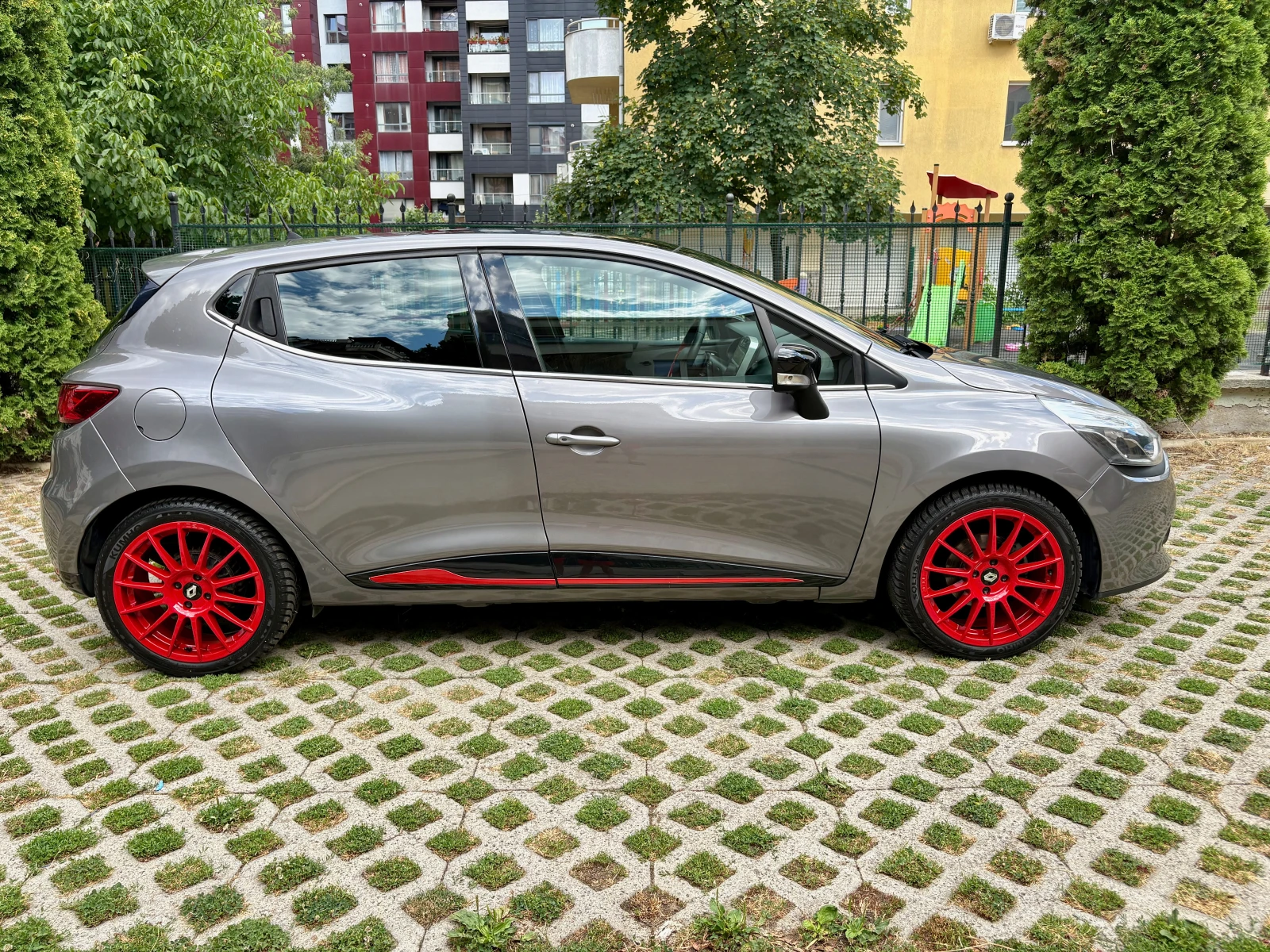 Renault Clio 1.2 TCe 120 hp, снимка 2 - Автомобили и джипове - 54650286
