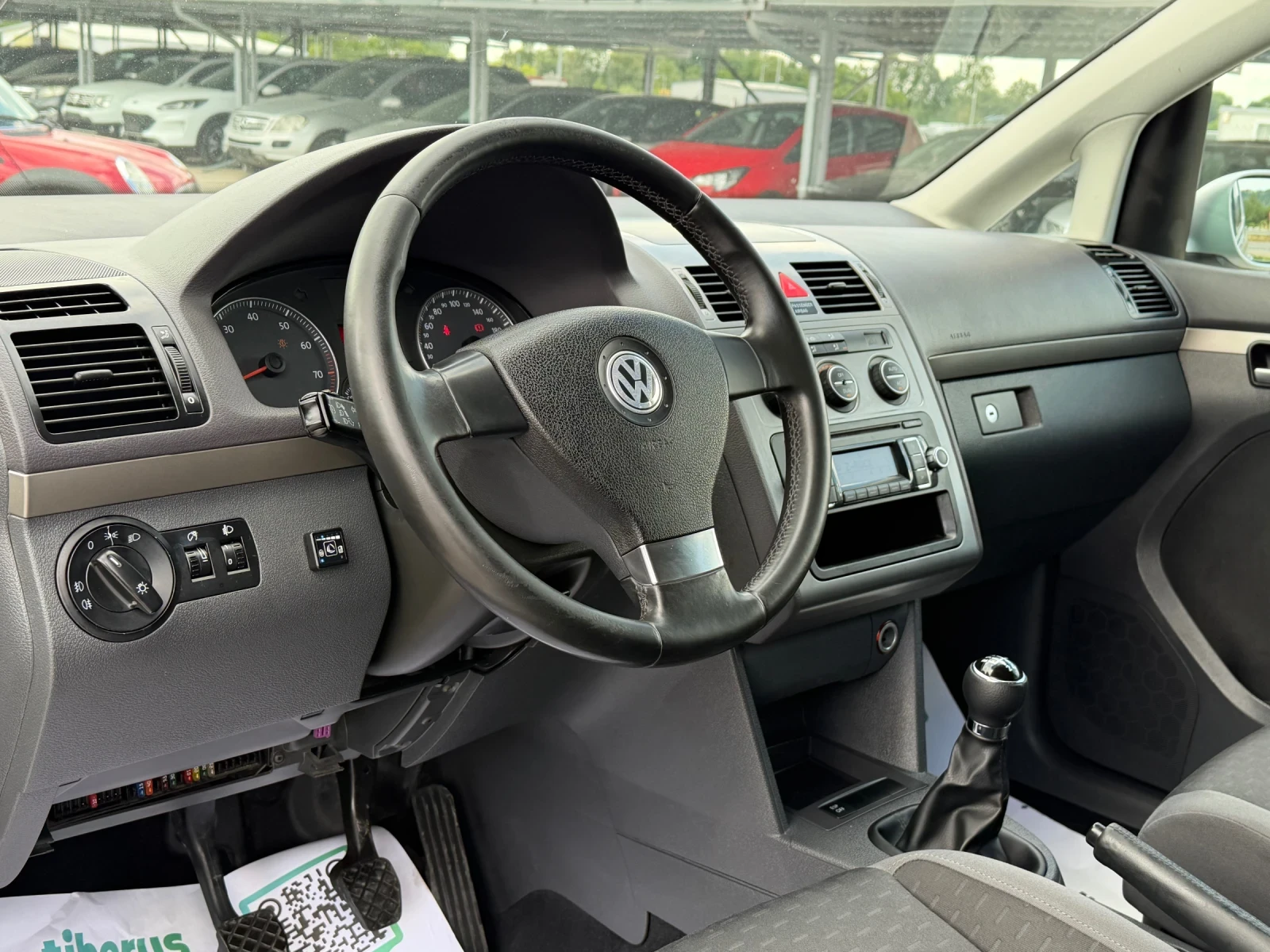 VW Touran 1.6i ГАЗ/БЕНЗИН, снимка 5 - Автомобили и джипове - 55193626