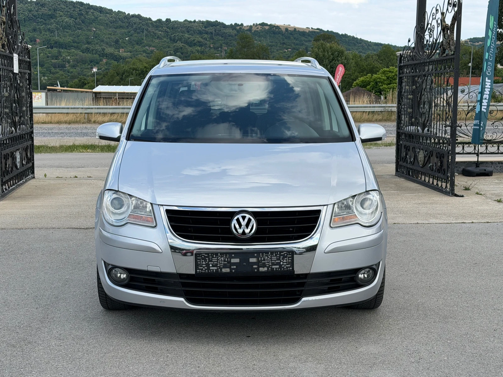 VW Touran 1.6i ГАЗ/БЕНЗИН, снимка 3 - Автомобили и джипове - 55193626