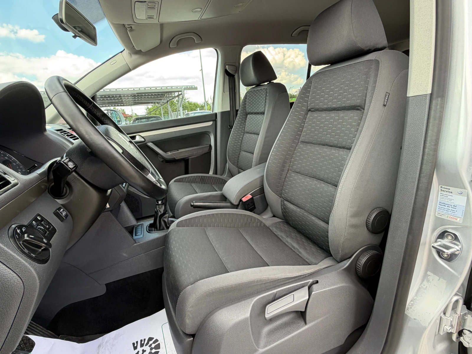 VW Touran 1.6i ГАЗ/БЕНЗИН, снимка 6 - Автомобили и джипове - 55193626