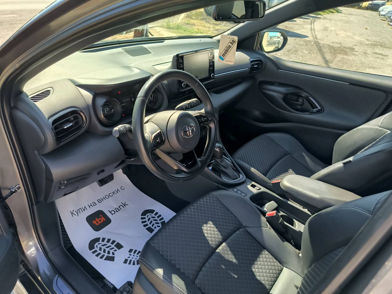 Toyota Yaris 1.5iHybrid-Kamera-Keyless-Navi-Panorama-Euro-6D, снимка 12 - Автомобили и джипове - 55298627
