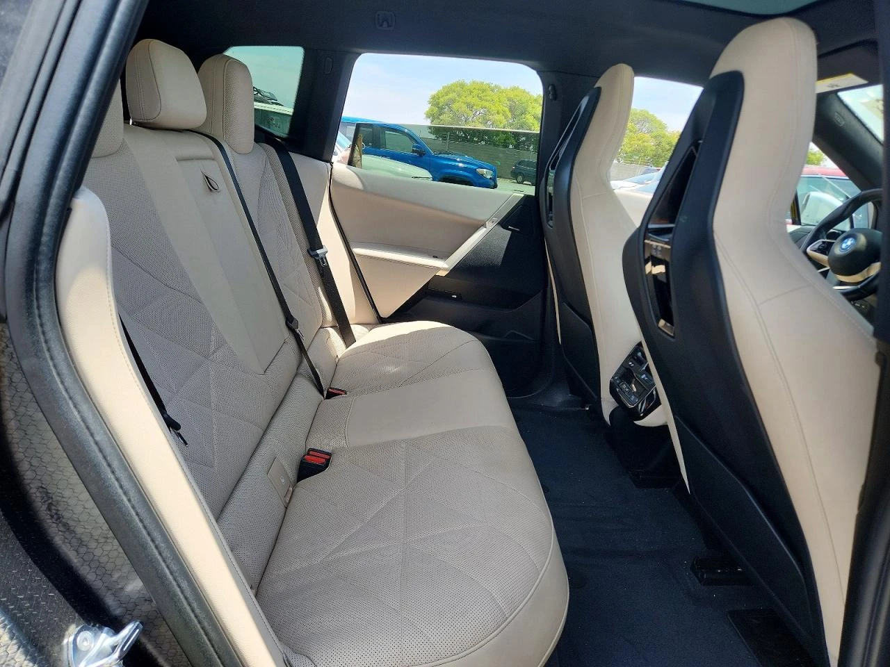 BMW iX XDRIVE50 | Mobile.bg � ����������� 10