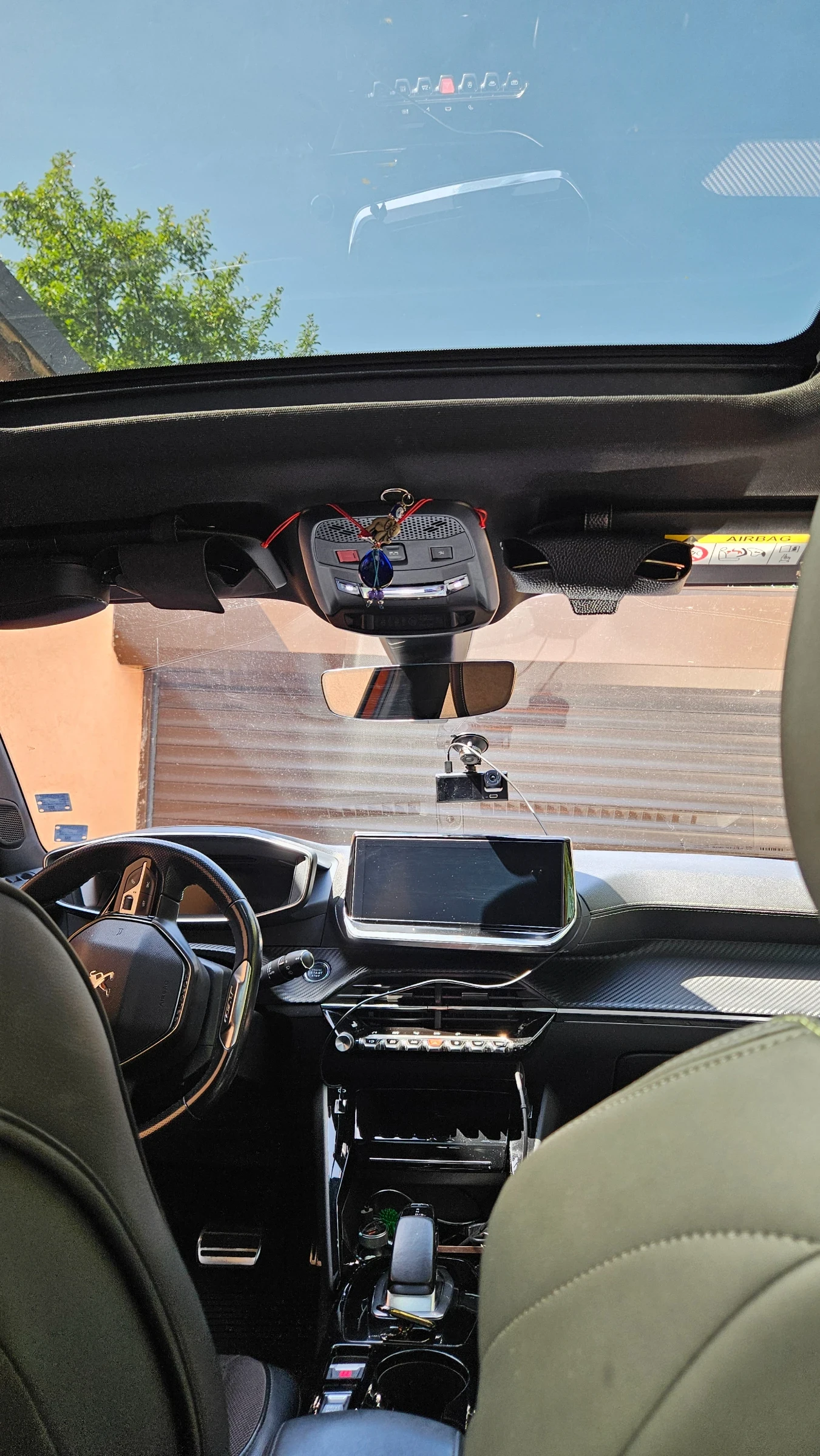 Peugeot 2008 E-2008, снимка 4 - Автомобили и джипове - 55875935