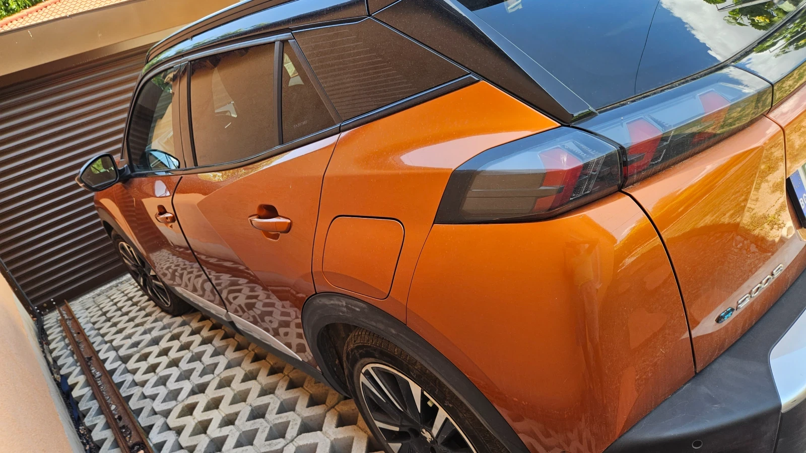 Peugeot 2008 E-2008, снимка 8 - Автомобили и джипове - 55875935