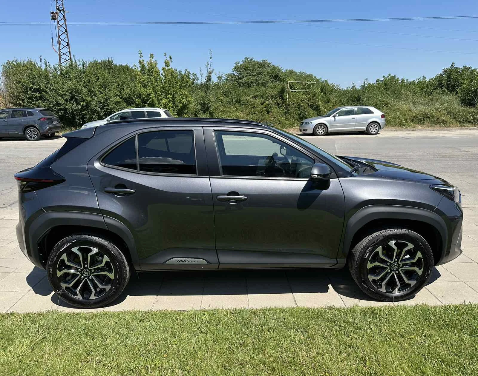 Toyota Yaris Cross 1.5 HEV Chic, снимка 8 - Автомобили и джипове - 55822801