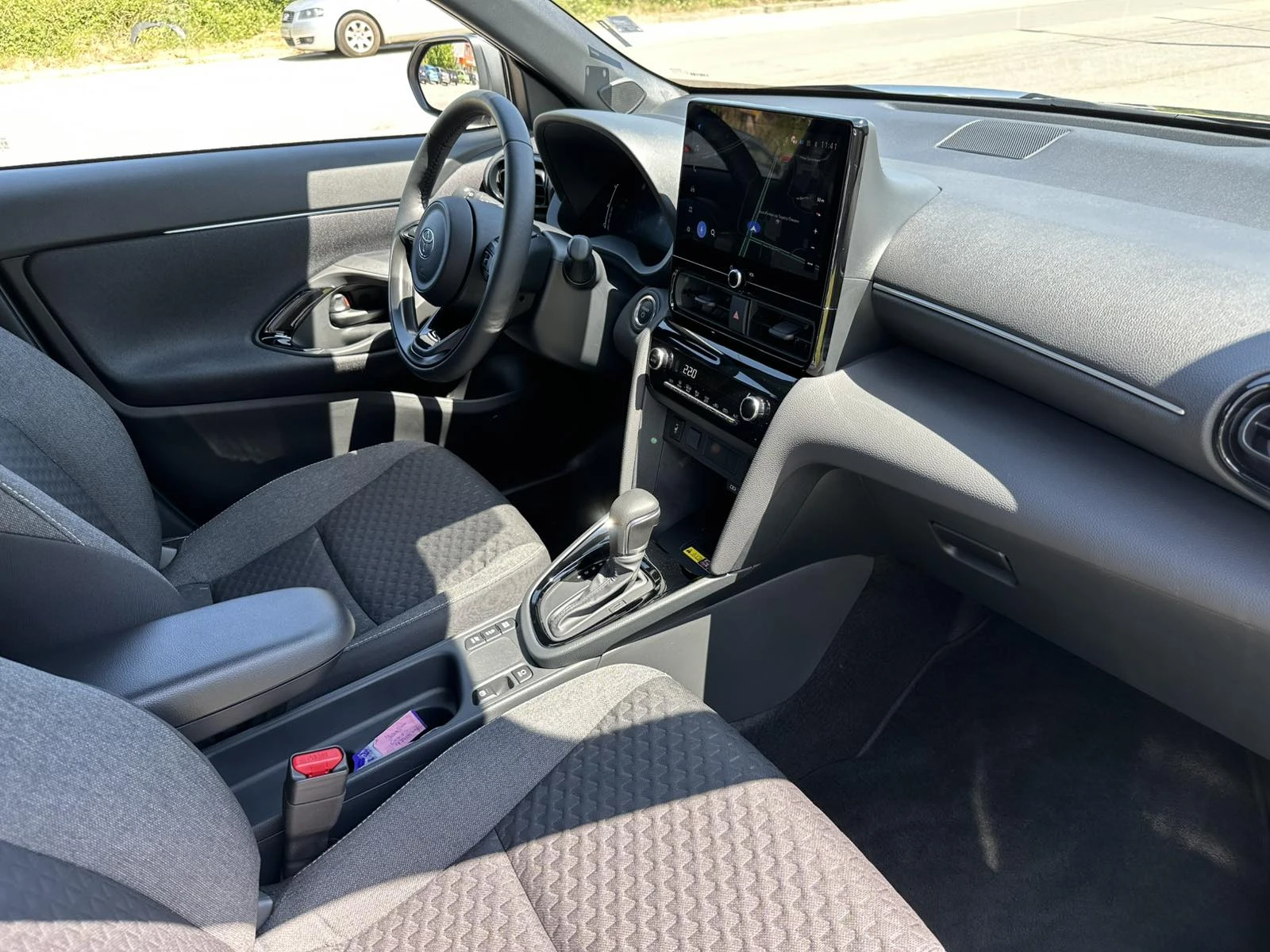Toyota Yaris Cross 1.5 HEV Chic, снимка 12 - Автомобили и джипове - 55822801