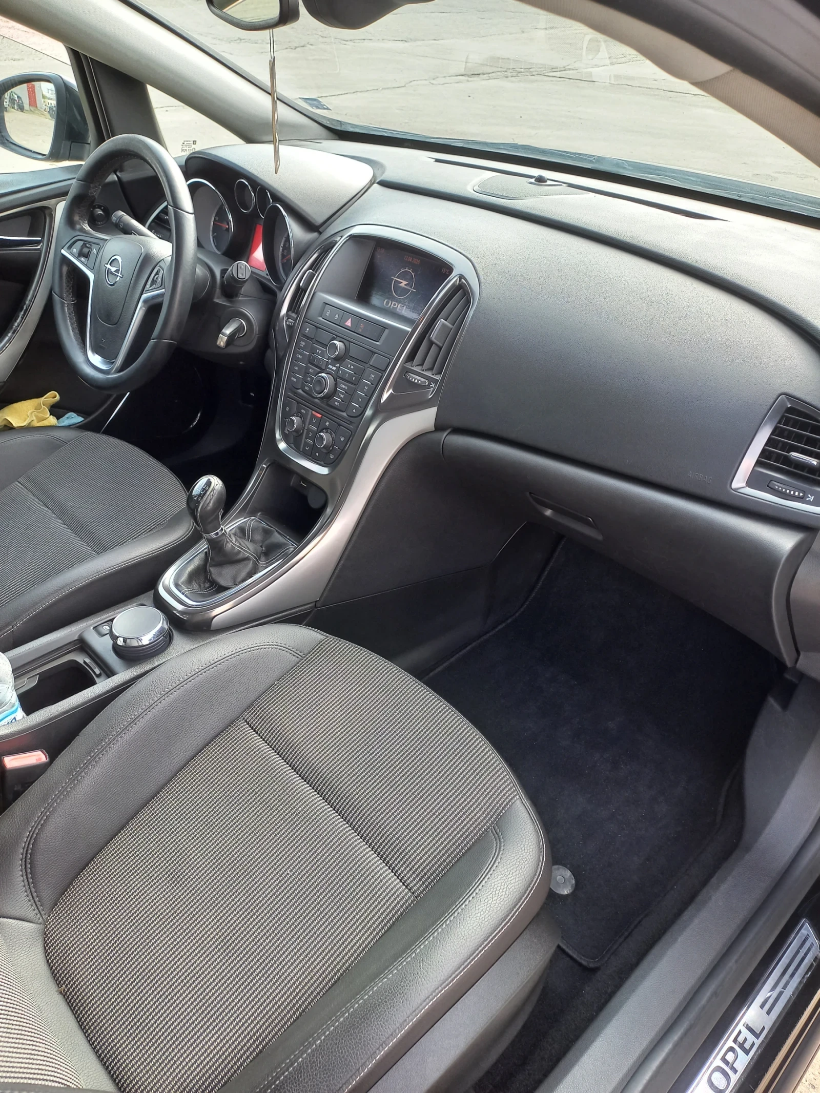 Opel Astra, снимка 10 - Автомобили и джипове - 55827327