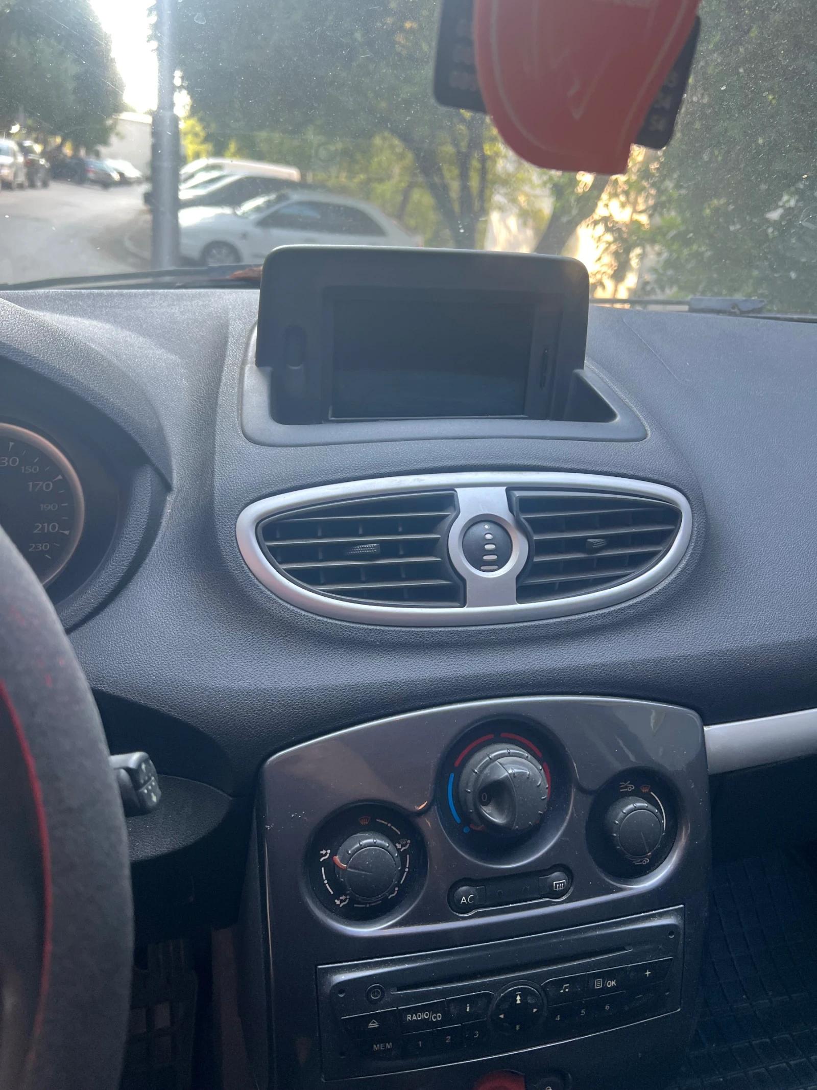 Renault Clio 1.2 16V газ/бензин, снимка 6 - Автомобили и джипове - 56043133