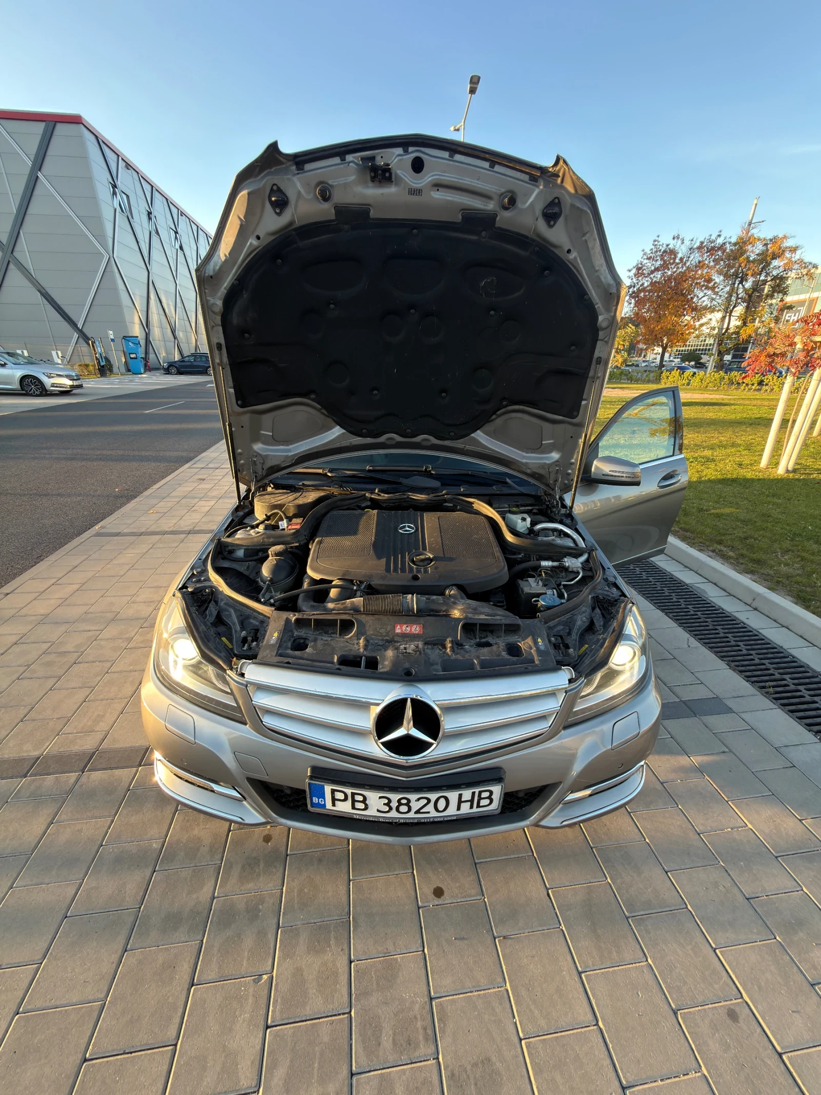 Mercedes-Benz C 220, снимка 8 - Автомобили и джипове - 56747198