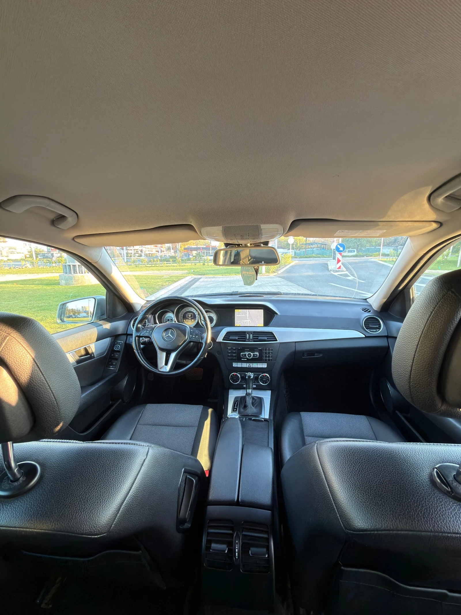 Mercedes-Benz C 220, снимка 10 - Автомобили и джипове - 56747198
