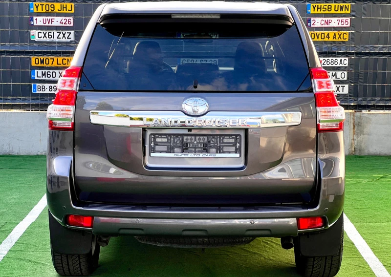 Toyota Land cruiser 2.8d Premium Luxury, снимка 5 - Автомобили и джипове - 44639543