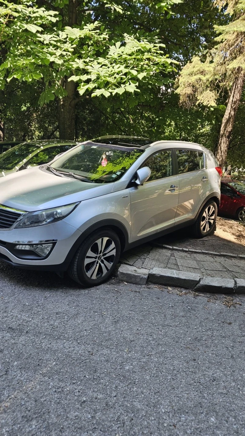 Kia Sportage 2.0 CRDI 4x4, снимка 3 - Автомобили и джипове - 46280020