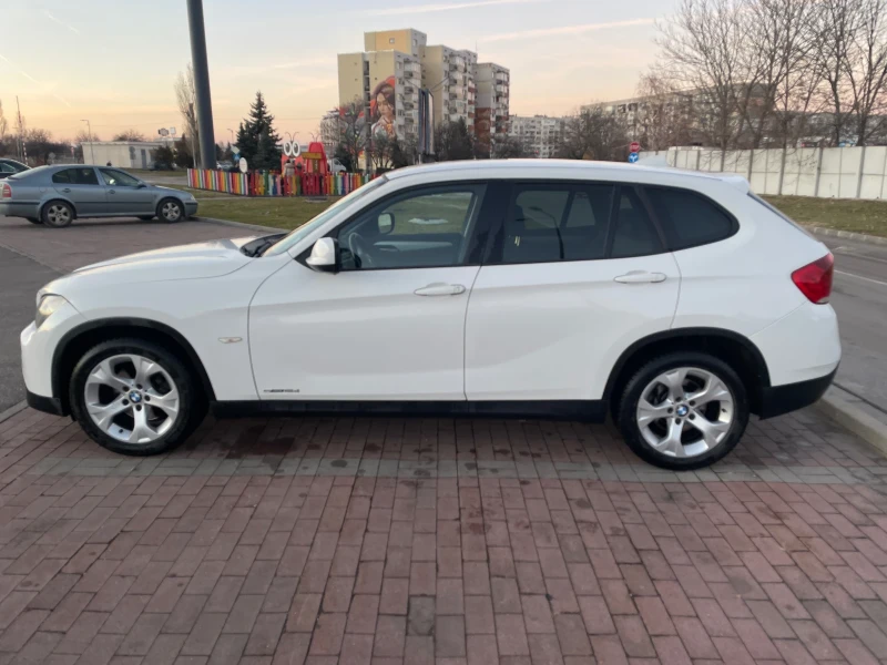 BMW X1 Facelift, Sport packet, + 4бр. летни гуми, снимка 3 - Автомобили и джипове - 49526510