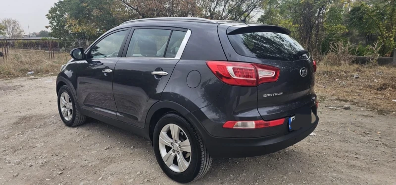 Kia Sportage, снимка 8 - Автомобили и джипове - 49299655