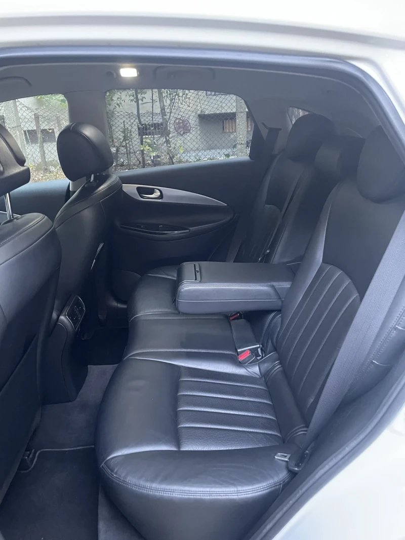 Infiniti Ex37 AWD/360 camera/Каско/Дистроник/, снимка 11 - Автомобили и джипове - 52345421