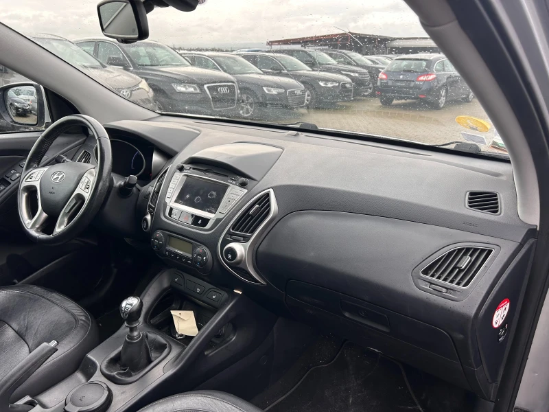 Hyundai IX35 2.0CRDI 4WD PANORAMA/KOJA/NAVI EURO 5, снимка 10 - Автомобили и джипове - 52376628