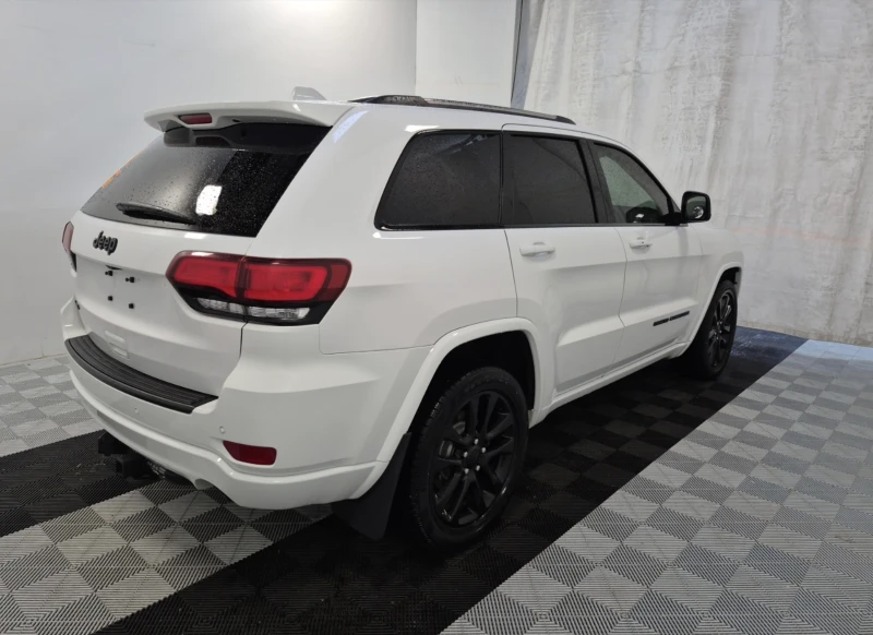 Jeep Grand cherokee ALTITUDE, снимка 3 - Автомобили и джипове - 52640072