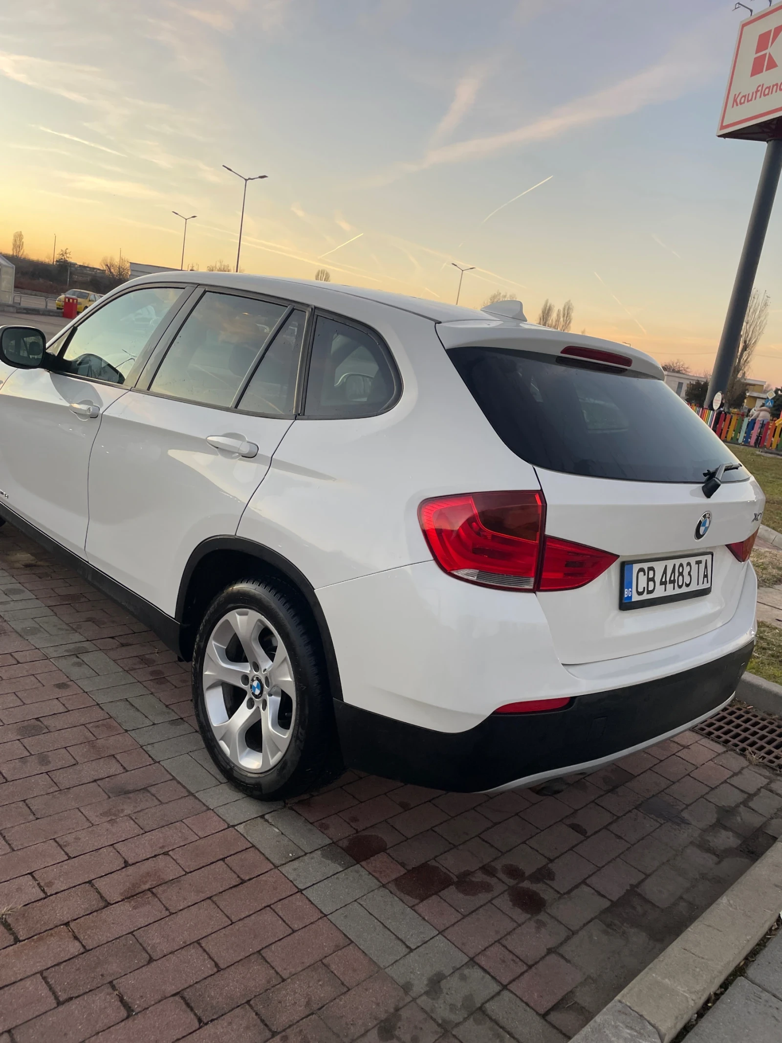 BMW X1 Facelift, Sport packet, + 4бр. летни гуми - изображение 4