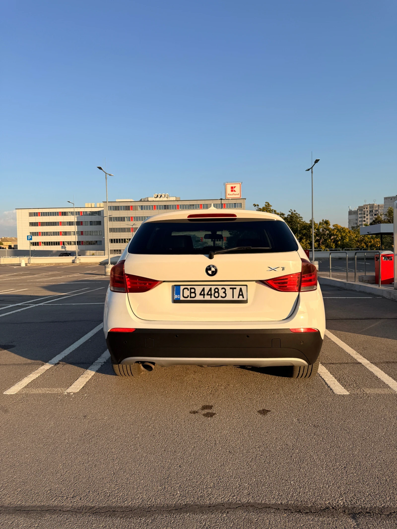 BMW X1 Facelift, Sport packet, + 4бр. зимни гуми, снимка 4 - Автомобили и джипове - 54579585