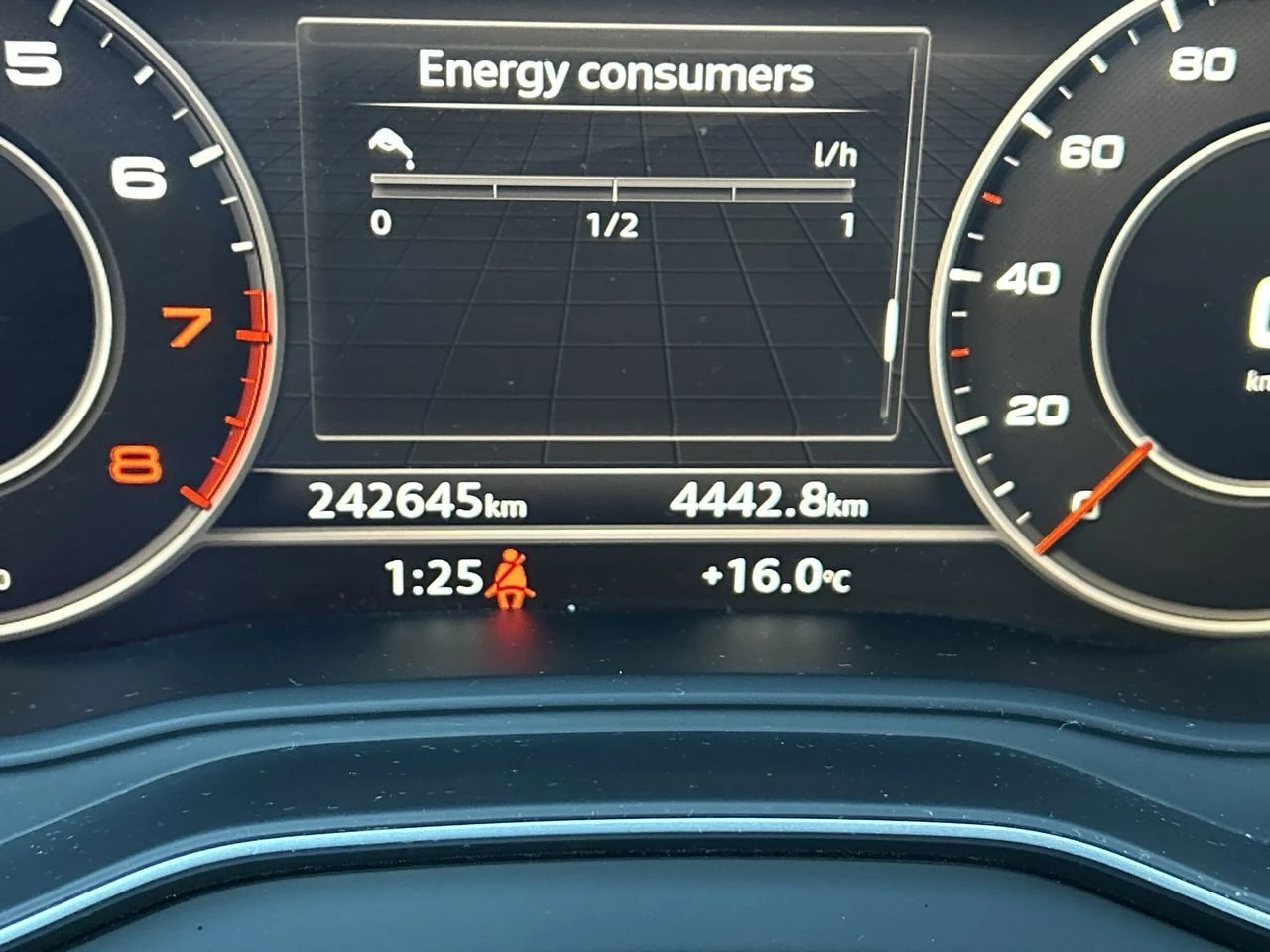 Audi Q5 MATRIX* DIGITAL* TECHNIK* PANO* B&O* KEYLESS - изображение 8