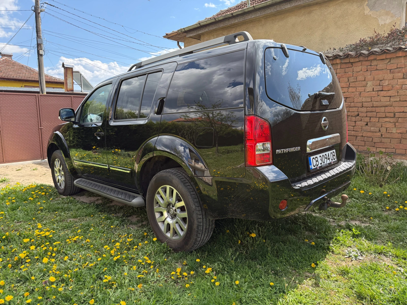 Nissan Pathfinder 7 местен, снимка 4 - Автомобили и джипове - 53372904