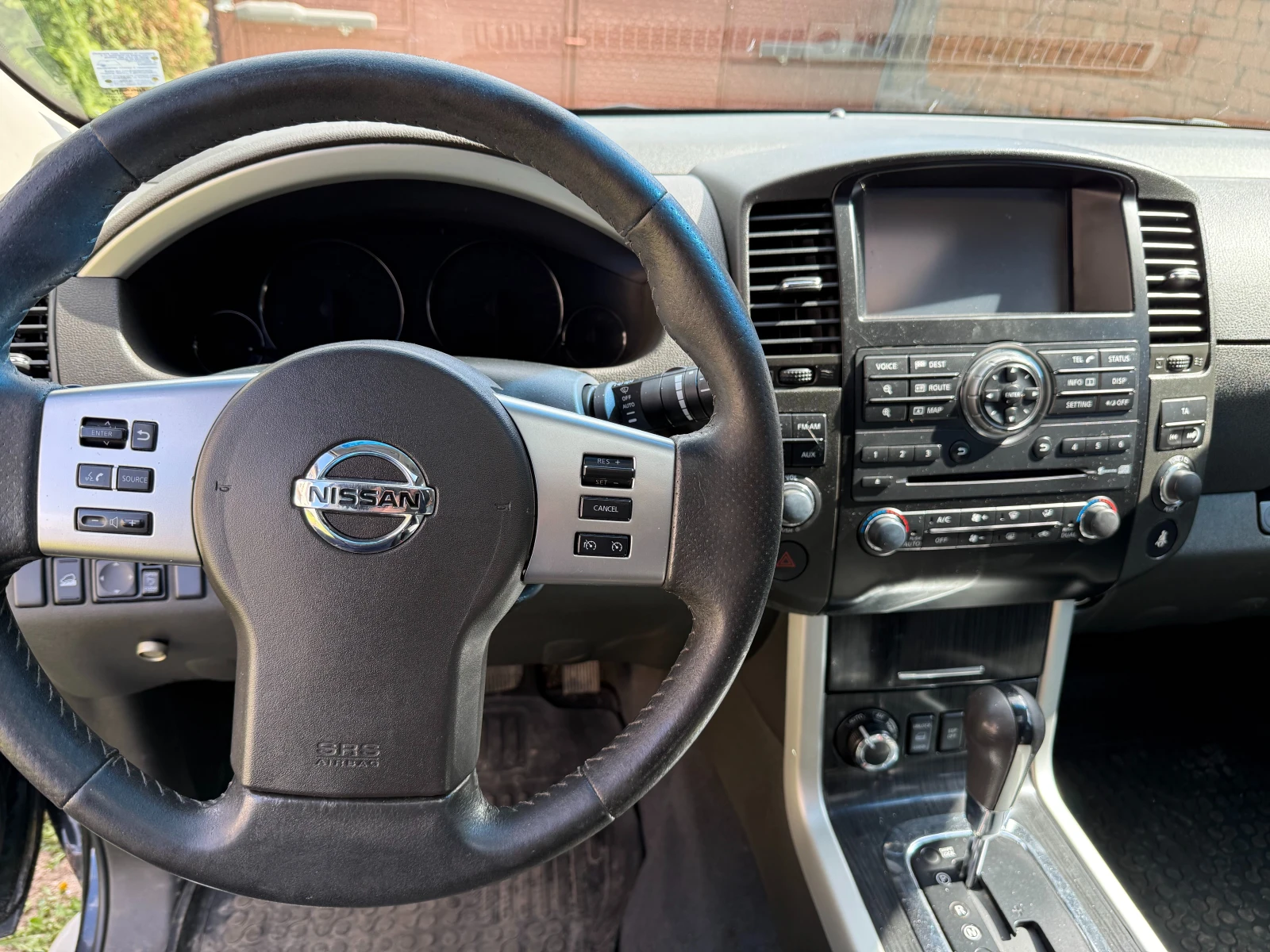 Nissan Pathfinder 7 местен, снимка 6 - Автомобили и джипове - 53372904