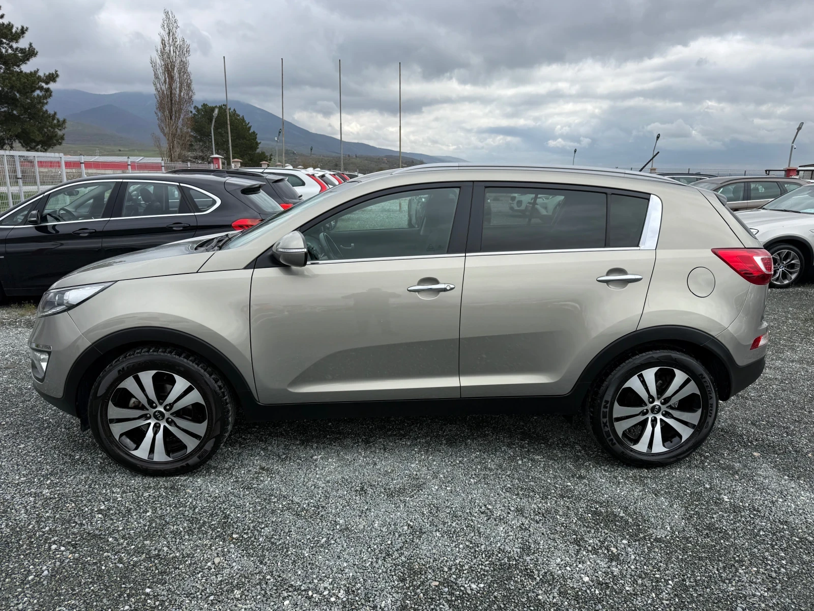 Kia Sportage (KATO НОВА), снимка 10 - Автомобили и джипове - 54078422