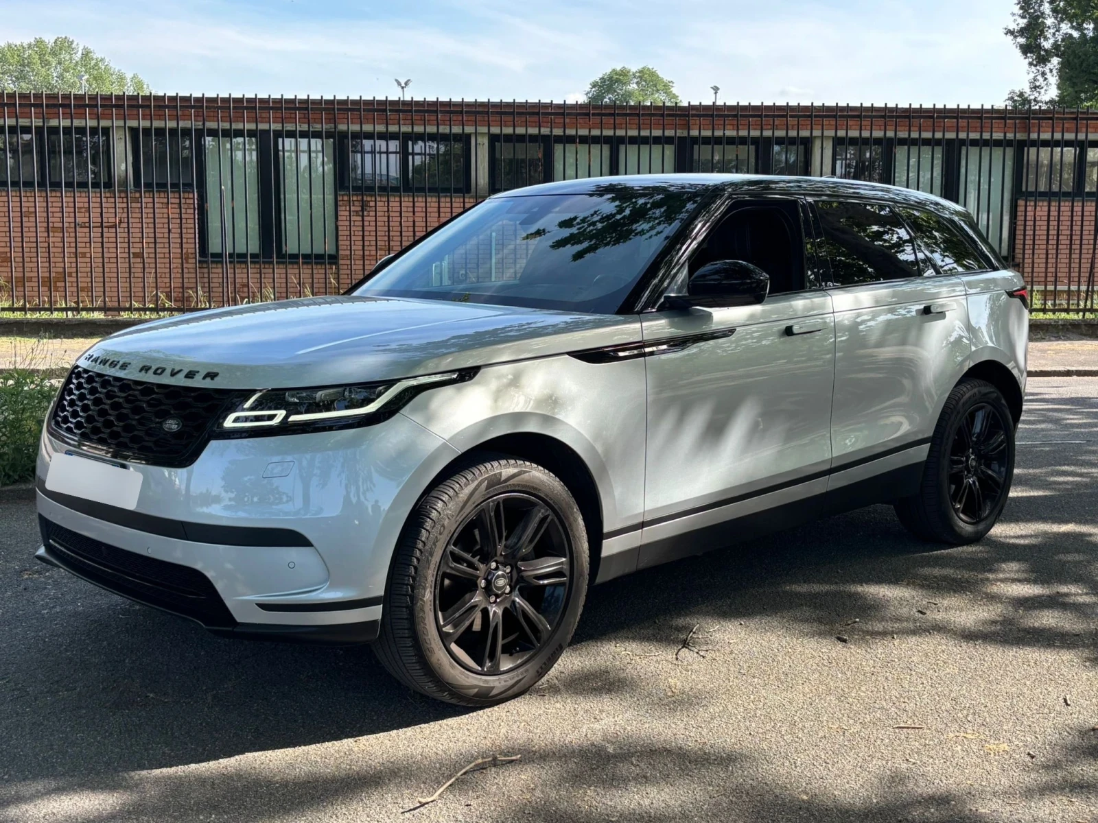 Land Rover Range Rover Velar 2.0D R-Dynamic SE, снимка 4 - Автомобили и джипове - 54590256